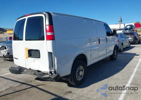 2018 Chevrolet Express 2500 Work Van from USA, damaged, VIN 1GCWGAFPXJ1316629